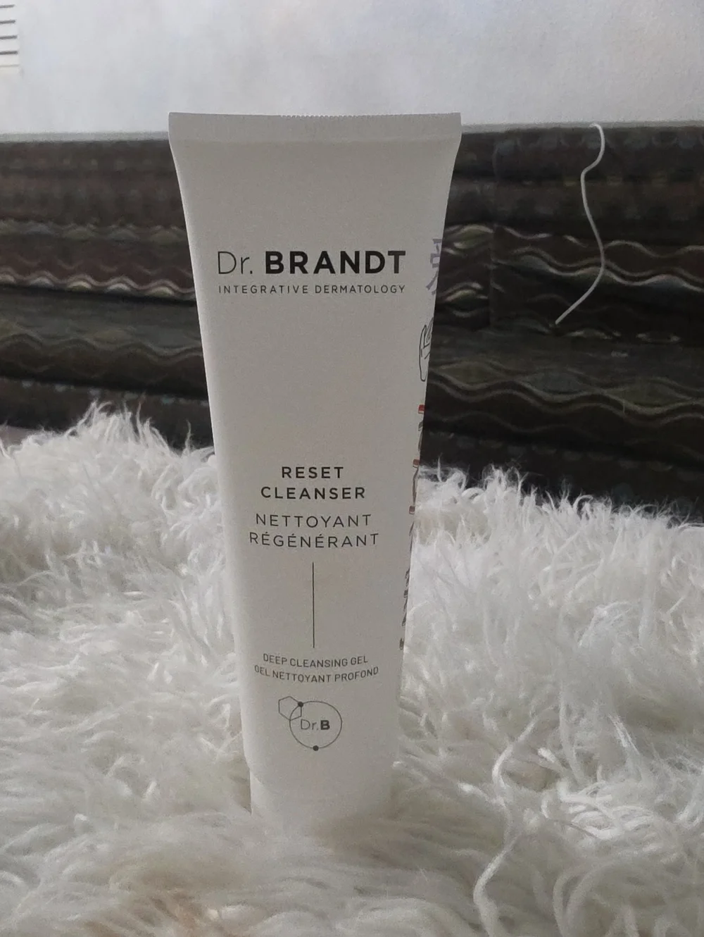 Dr. BRANDT Foundation Collection Reset Cleanser - White And 2 Pairs Of Lashes